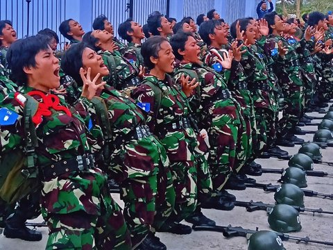 FOTO: Menengok Latihan Calon Prajurit TNI AU di Skadik Lanud Adi Soemarmo: Dari Nyebur ke Sungai sampai Diajari Ilmu AI