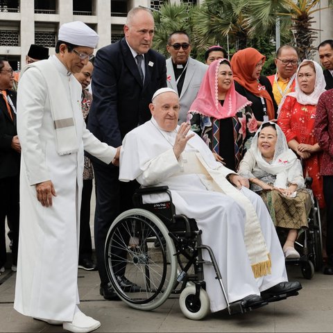 Cerita Dosen USU Terbang dari Medan ke Jakarta Minta Doa Paus Fransiskus agar Diberi Keturunan