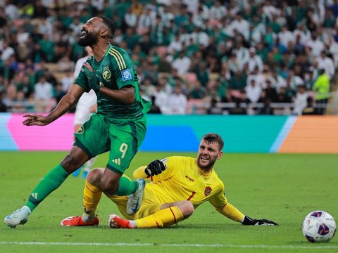 FOTO: Debut Spektakuler Maarten Paes Bersama Garuda, Gagalkan Penalti hingga Tahan Imbang Arab Saudi