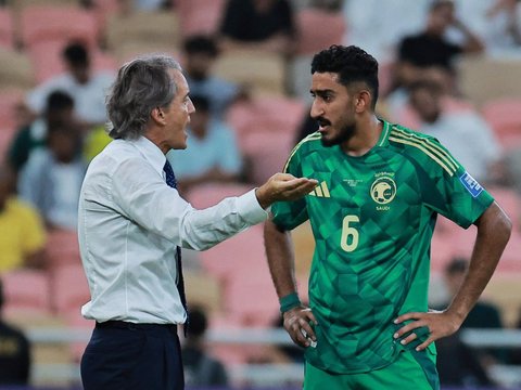 FOTO: Ekspresi Roberto Mancini Frustasi Saat Arab Saudi Ditahan Imbang Timnas Indonesia