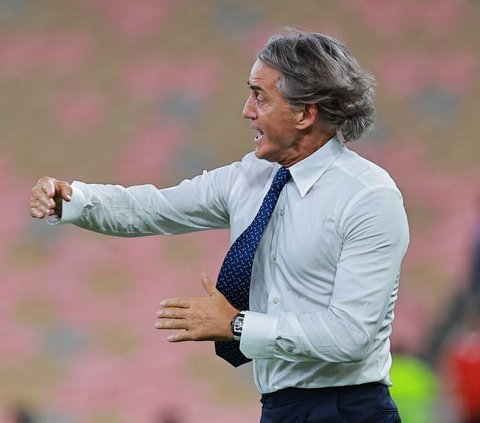 FOTO: Ekspresi Roberto Mancini Frustasi Saat Arab Saudi Ditahan Imbang Timnas Indonesia