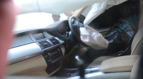 Secara total, jumlah penarikan mobil yang berhubungan dengan airbag Takata di Amerika Serikat (AS) dan Meksiko telah melebihi 10 juta unit.