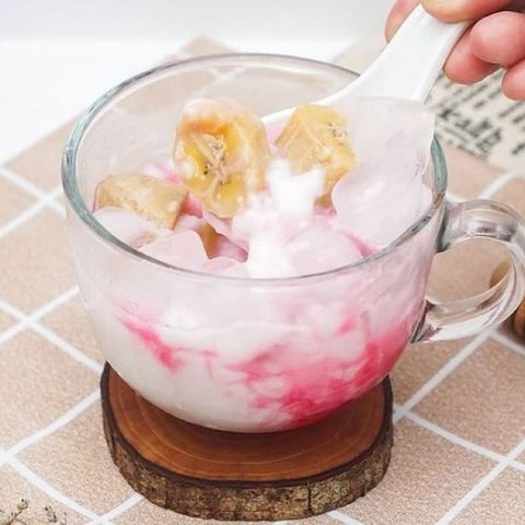 Pallu butung, dessert asal Makassar, Sulawesi Selatan, yang disukai banyak orang untuk buka puasa (dok.instagram/@tanti.kitchen/https://www.instagram.com/tanti.kitchen/?hl=id/Komarudin)