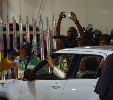 FOTO: Lebih Sederhana dari Innova Zenix, Ini Penampakan Mobil Paus Fransiskus di Papua Nugini yang Jadi Sorotan