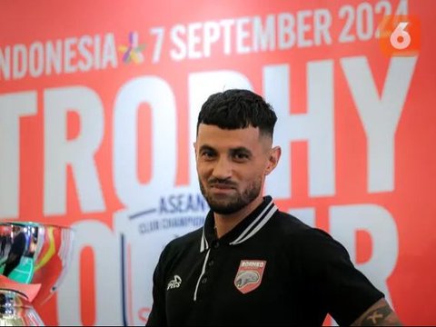 FOTO: Serunya Trophy Tour Shopee Cup 2024, Diego Michiels dan Stefano Lilipaly Diserbu Fans