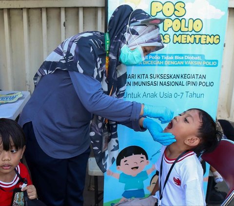 FOTO: Lindungi Anak dari Kelumpuhan Permanen, Program Imunisasi Polio Digelar Gratis Saat CFD Bundaran HI