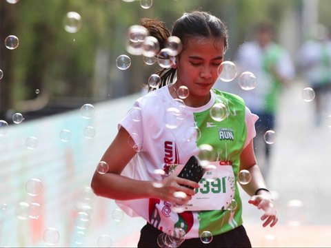 FOTO: KAI Commuter Run 2024, 2.500 Peserta Lari Keliling Jakarta