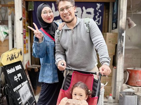 7 Momen Keseruan Dian Pelangi dan Keluarga saat Liburan di Jepang, Paras Cantik dan Lucu Sang Anak Bikin Salfok