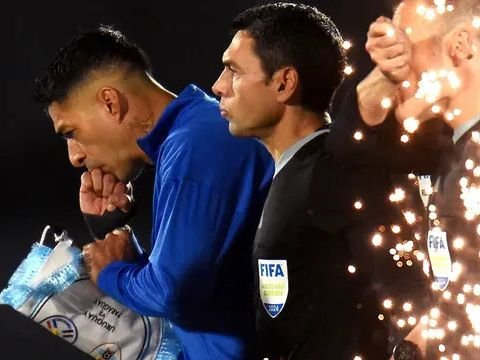 FOTO: Tangis Luis Suarez Pecah, Air Mata 'Banjiri' Laga Terakhir dengan Uruguay di Kualifikasi Piala Dunia 2026