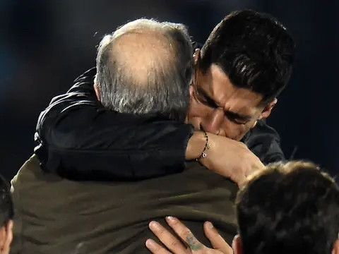 FOTO: Tangis Luis Suarez Pecah, Air Mata 'Banjiri' Laga Terakhir dengan Uruguay di Kualifikasi Piala Dunia 2026