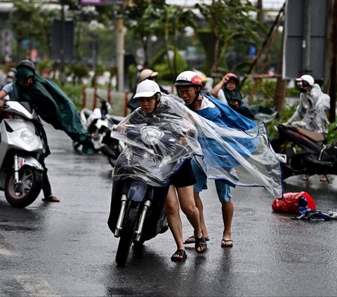 FOTO: Ngeri! Ini Penampakan Amukan Dahsyat Topan Super Yagi Saat Obrak-Abrik Bagian Utara Vietnam