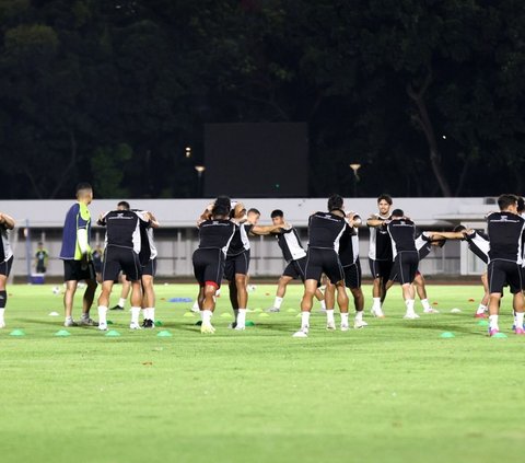 FOTO: Timnas Indonesia Matangkan Strategi di Stadion Madya GBK Jelang Melawan Australia