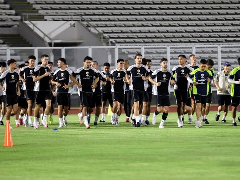 FOTO: Timnas Indonesia Matangkan Strategi di Stadion Madya GBK Jelang Melawan Australia