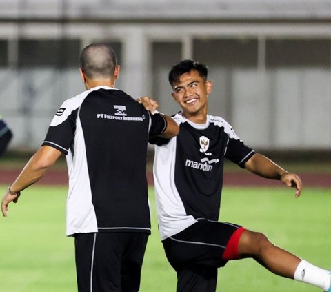 FOTO: Timnas Indonesia Matangkan Strategi di Stadion Madya GBK Jelang Melawan Australia