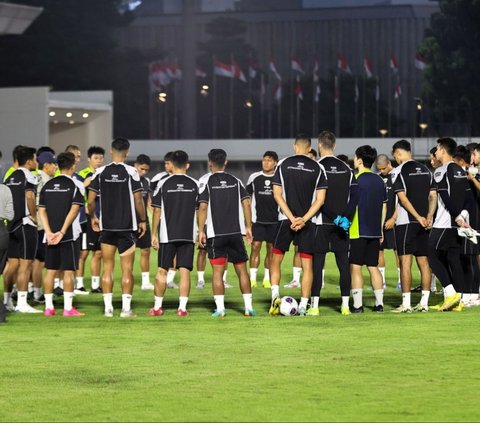 FOTO: Timnas Indonesia Matangkan Strategi di Stadion Madya GBK Jelang Melawan Australia