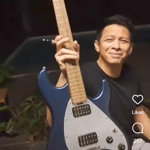 'Rezeki Anak Soleh', Andika Kangen Band Dihadiahi Gitar sama Ariel Noah Sampai Dikomentari Anji Manji