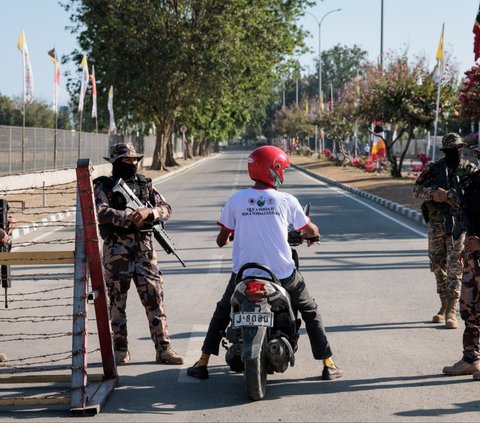 FOTO: Antusiame Warga Timor Leste Siap-Siap Menyambut Kedatangan Paus Fransiskus di Kota Dili