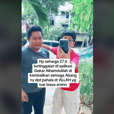 Handphone Harga Puluhan Juta Milik Penumpang Ketinggalan, Sosok Sopir Taksi Online ini Jadi Sorotan
