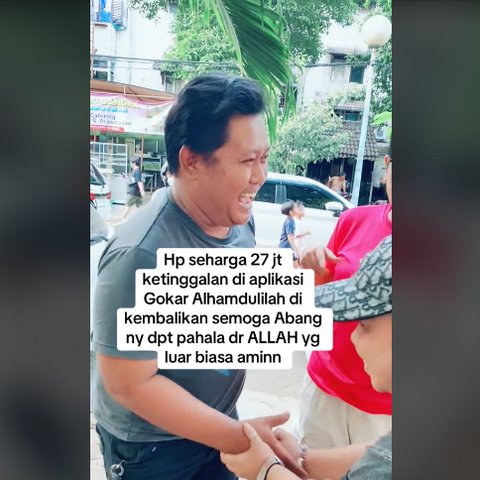 Handphone Harga Puluhan Juta Milik Penumpang Ketinggalan, Sosok Sopir Taksi Online ini Jadi Sorotan