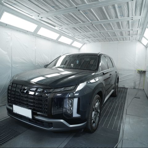 Lokasi stan spray Hyundai di Bekasi, Indonesia.