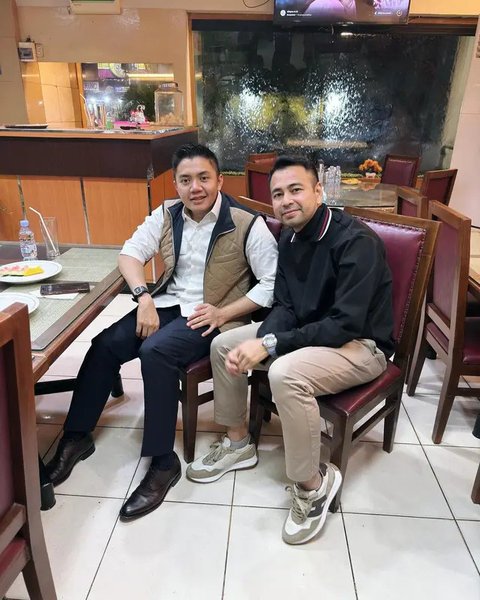 Mayor Teddy menyampaikan pesan khusus untuk Raffi Ahmad menyambut Tahun Baru 2025. Selain kerja cerdas, ia menyinggung 2024 penuh cerita indah. (Foto: Dok. Instagram @raffinagita1717)