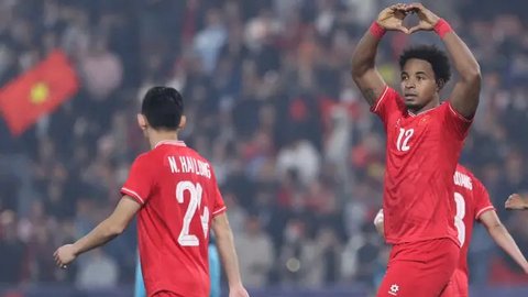 Timnas Vietnam merayakan keberhasilan ke final Piala AFF 2024 setelah mengalahkan Singapura dengan agregat 5-1. Pada semifinal kedua di Viet Tri Stadium, Minggu malam (29-12-2024), Vietnam