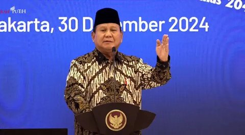 Presiden Republik Indonesia periode 2024-2029, Prabowo Subianto (kiri) dan Presiden Republik Indonesia periode 2014-2024 Joko Widodo (kanan) duduk saat Sidang Paripurna Pelantikan Presiden