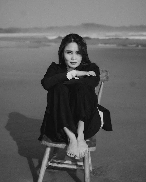 Band Hivi akhirnya menyampaikan pernyataan sikap setelah vokalisnya, Neida Aleida muncur per 31 Desember 2024. Kini, Hivi tersisa dua personel saja. (Foto: Dok. Instagram @sayhivi)