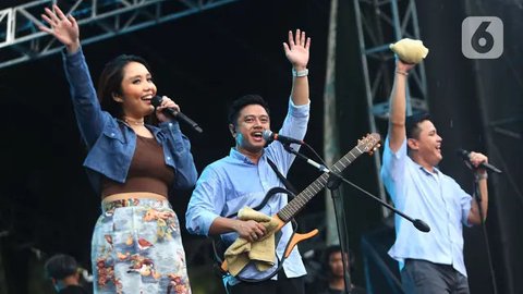 Band Hivi akhirnya menyampaikan pernyataan sikap setelah vokalisnya, Neida Aleida muncur per 31 Desember 2024. Kini, Hivi tersisa dua personel saja. (Foto: Dok. Instagram @sayhivi)