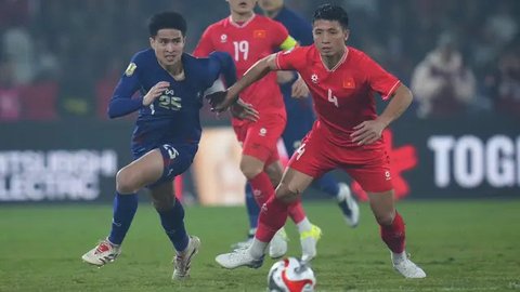 Striker Vietnam Nguyen Xuan Son menghadapi Thailand pada leg pertama final Piala AFF 2024. (X Asean United FC)
