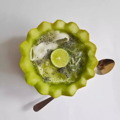 Es kelapa muda gula merah. (Foto: resepmasakankue.com)