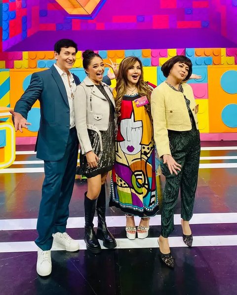 Potret Marcellino Lefrandt kenang reuni bareng pemain sinetron Bidadari di tahun 2024. (sumber: Instagram/marcelinolefrandt)