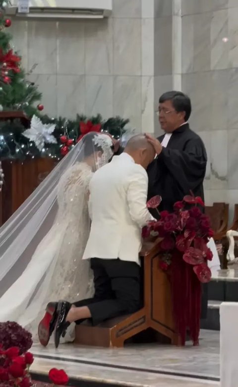 Potret Pernikahan Winona Delany dan Frank Hutapea Putra Hotman Paris (Sumber: Instagram/hotmanparisofficial)