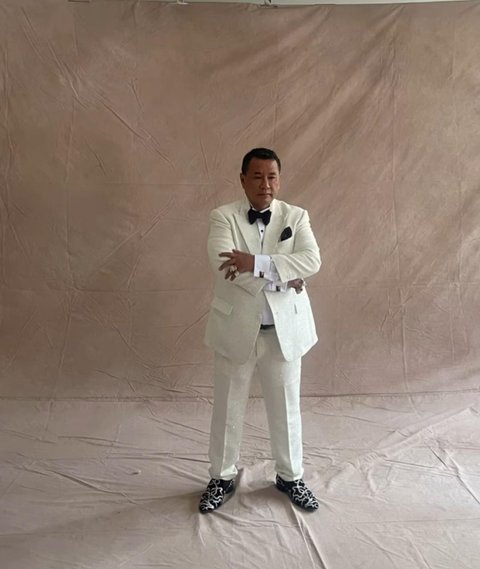 Penampilan Hotman Paris dan Istri di Pernikahan Frank Hutapea, Simbol Kelas dan Kemewahan