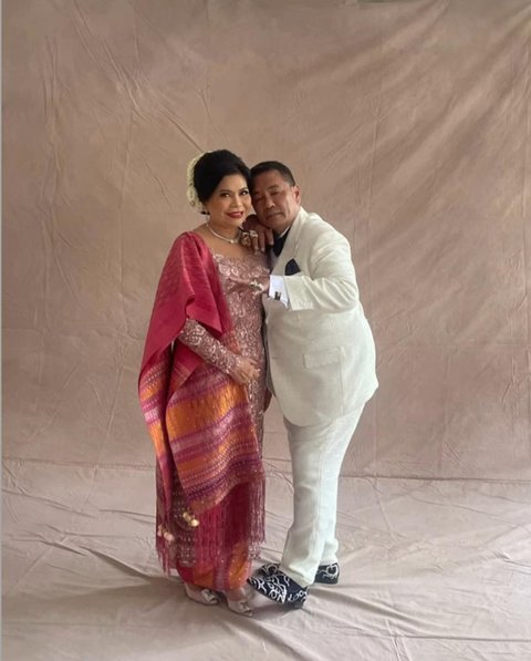 Penampilan Hotman Paris dan Istri di Pernikahan Frank Hutapea, Simbol Kelas dan Kemewahan