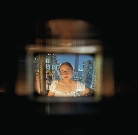 Prilly Latuconsina Dinner di Thailand, Tampil Makeup Natural dan Curi Perhatian Netizen