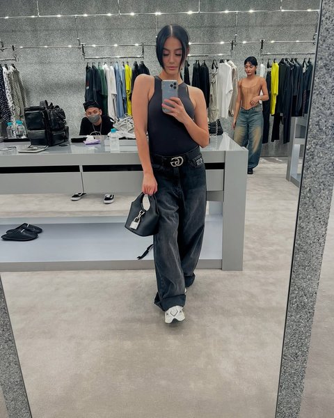 Potret Agnez Mo Berpose Bareng Selebriti Dunia, Netizen Tak Sabar Menunggu Album Barunya