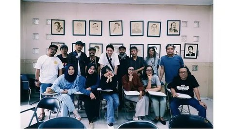 Potret Lawas Rina Nose saat Kuliah, Rina Nose nostalgia reuni teman jurusan teater. (sumber: Instagram/rinanose16)