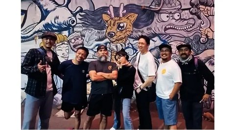 Potret Lawas Rina Nose saat Kuliah, Rina Nose nostalgia reuni teman jurusan teater. (sumber: Instagram/rinanose16)