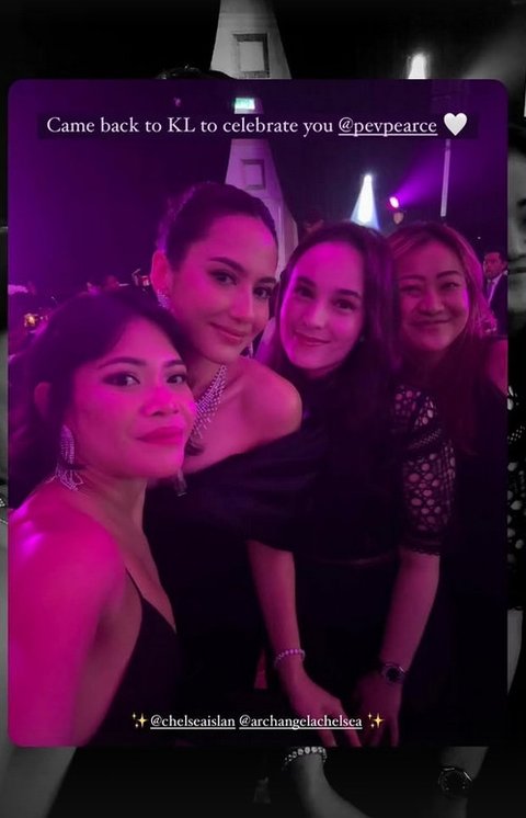 Salah satu sahabat Pevita yang hadir adalah Chelsea Islan. Selain itu penyanyi Andmesh Kamaleng juga tampil pada malam resepsi tersebut.