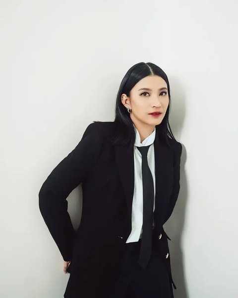 Keisha Cinantya, vokalis baru HIVI!. (sumber: Instagram/keicinantya)