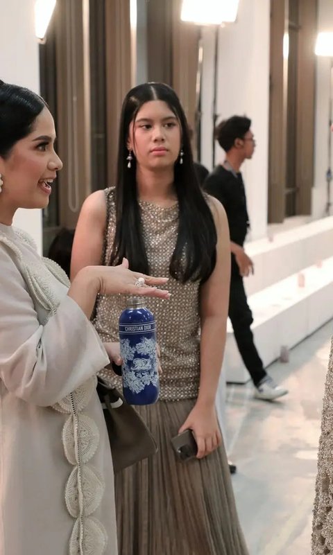 Almira Anak Annisa Pohan Mirip Safeea Ahmad (Sumber: Instagram/safeeaahmad dan annisayudhoyono)