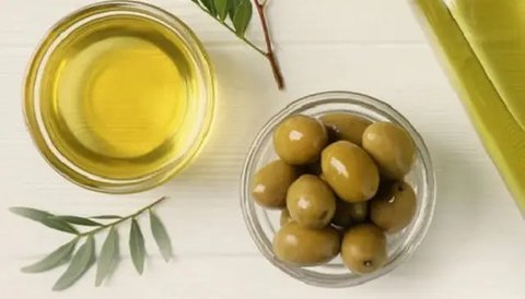 Selain minyak zaitun ternyata masih banyak jenis minyak lainnya yang manfaatnya sangat baik untuk kecantikan, salah satunya minyak jojoba.