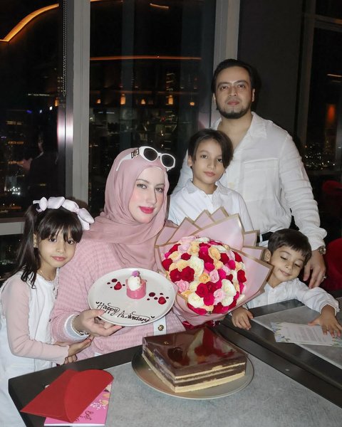 Momen Tasyi Athasyia dan Suami Rayakan Wedding Anniversary ke 10 dengan Dinner Romantis