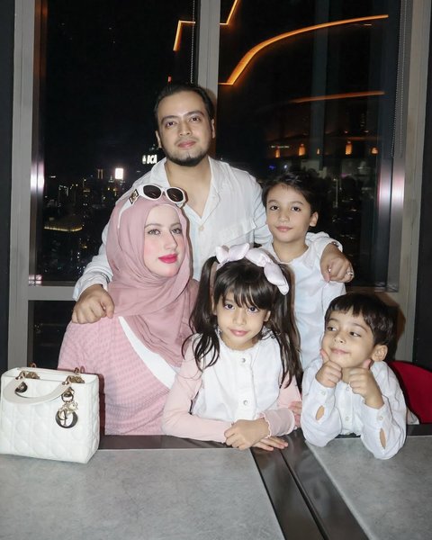 Momen Tasyi Athasyia dan Suami Rayakan Wedding Anniversary ke 10 dengan Dinner Romantis