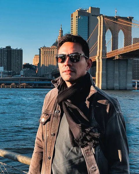 Darius Sinathrya memperingatkan masih ada 4 sisa laga yang harus dijalani Timnas Indonesia usai pelatih Shin Tae-Yong dipecat. Ini langkah sangat berisiko. (Foto: Dok. Instagram @darius_sinat