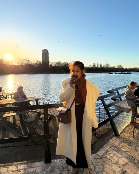 Potret Cantik Rebecca Klopper Liburan ke Eropa, Outfinya Tak Pernah Gagal