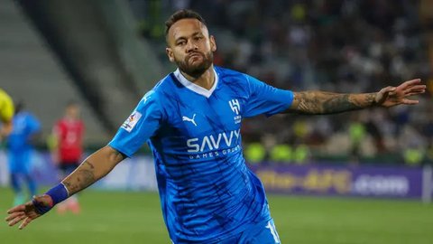Pemain depan Brasil #10, Neymar, berlari di lapangan selama pertandingan Grup B Liga Champions AFC antara Al-Ain dari UEA dan Al-Hilal dari Saudi di Stadion Hazza bin Zayed di al-Ain pada
