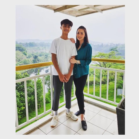 Potret Kebersamaan Christy Jusung Bareng Sang Anak, Netizen Salfok Mirip Banget sama Hengky Kurniawan
