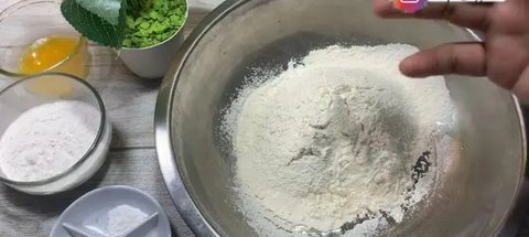 Rahasia Gorengan Tetap Renyah dan Tidak Berminyak (Credit: Youtube/DAPUR RAYYANKA)